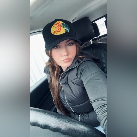 Meet your Posher, Haley - Picture 1 of 1